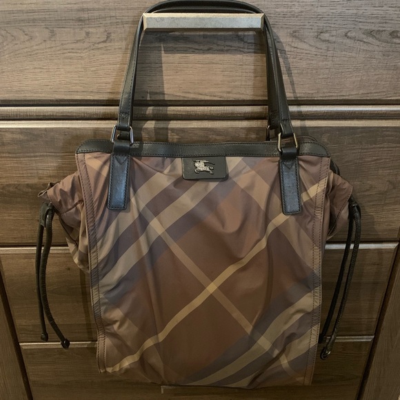 Authentic💕 Burberry - Picture 2 of 7